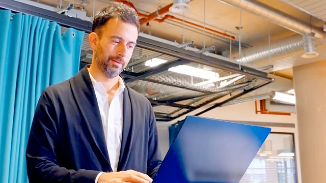 https://main--events-milo--adobecom.aem.page/events/fragments/design-made-easy/tile1-video#modal1 | Pioneering personalization at scale with AI. | :play-m